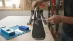 Skibelag reparieren: Kratzer und Löcher selbst beheben