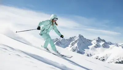 Perfektes Skioutfit Damen: Jacke & Hose